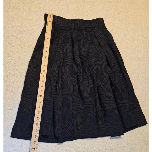 H&M Black Textured Pleated A-Line Midi Skirt Zipper Back Women's Classic Chic 8 - Picture 6 of 8